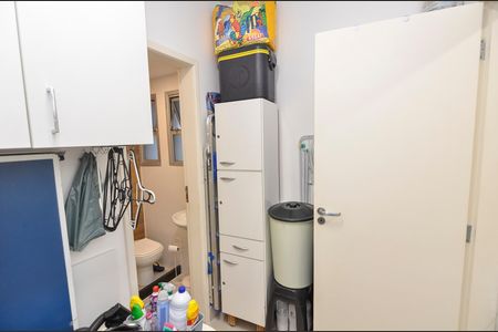 Apartamento à venda com 140m², 4 quartos e 2 vagas Apartamento à venda com 140m², 4 quartos e 2 vagasQuarto de Serviço