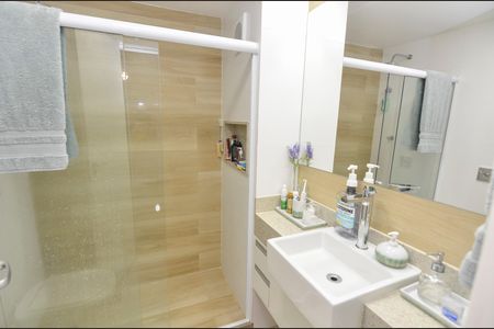 Apartamento à venda com 140m², 4 quartos e 2 vagas Apartamento à venda com 140m², 4 quartos e 2 vagasBanheiro da Suíte