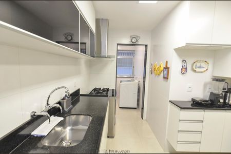 Apartamento à venda com 140m², 4 quartos e 2 vagas Apartamento à venda com 140m², 4 quartos e 2 vagasCozinha