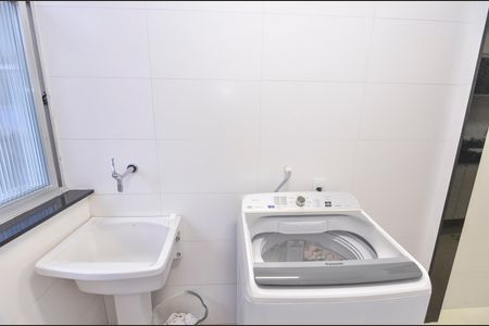 Apartamento à venda com 140m², 4 quartos e 2 vagas Apartamento à venda com 140m², 4 quartos e 2 vagasÁrea de Serviço