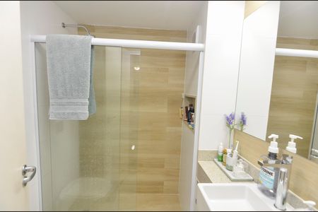 Apartamento à venda com 140m², 4 quartos e 2 vagas Apartamento à venda com 140m², 4 quartos e 2 vagasBanheiro da Suíte