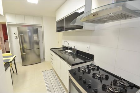 Apartamento à venda com 140m², 4 quartos e 2 vagas Apartamento à venda com 140m², 4 quartos e 2 vagasCozinha