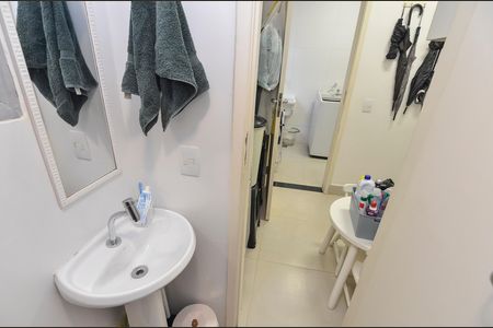Apartamento à venda com 140m², 4 quartos e 2 vagas Apartamento à venda com 140m², 4 quartos e 2 vagasBanheiro de Serviço