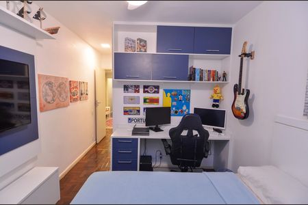 Apartamento à venda com 140m², 4 quartos e 2 vagas Apartamento à venda com 140m², 4 quartos e 2 vagasQuarto 1