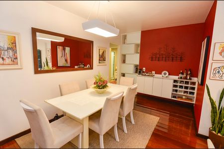 Apartamento à venda com 140m², 4 quartos e 2 vagas Apartamento à venda com 140m², 4 quartos e 2 vagasSala