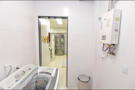 Apartamento à venda com 140m², 4 quartos e 2 vagas Apartamento à venda com 140m², 4 quartos e 2 vagasÁrea de Serviço