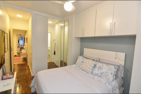 Apartamento à venda com 140m², 4 quartos e 2 vagas Apartamento à venda com 140m², 4 quartos e 2 vagasSuíte