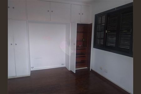 Casa à venda com 439m², 3 quartos e 4 vagas