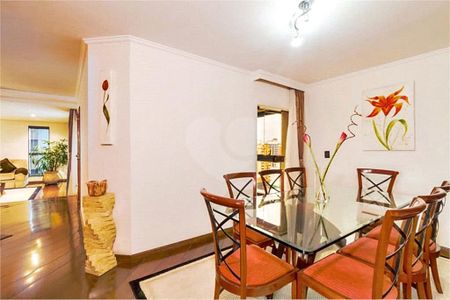 Apartamento à venda com 254m², 4 quartos e 4 vagas