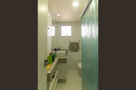 Apartamento à venda com 80m², 2 quartos e 1 vaga Apartamento à venda com 80m², 2 quartos e 1 vagaBanheiro
