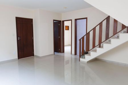 Casa de condomínio para alugar com 126m², 4 quartos e 2 vagas Casa de condomínio para alugar com 126m², 4 quartos e 2 vagasSala