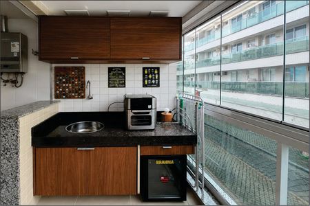 Apartamento à venda com 72m², 2 quartos e 1 vaga Apartamento à venda com 72m², 2 quartos e 1 vagaVaranda