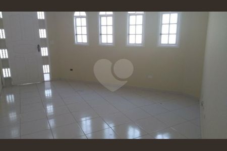 Casa à venda com 3 quartos, 227m² em Vila Santos, São Paulo