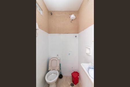Casa à venda com 591m², 4 quartos e 1 vagaBanheiro 2