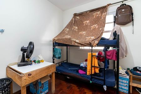 Casa à venda com 591m², 4 quartos e 1 vagaQuarto 1