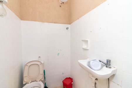 Casa à venda com 591m², 4 quartos e 1 vagaBanheiro 2