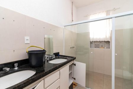 Casa à venda com 591m², 4 quartos e 1 vagaBanheiro 1