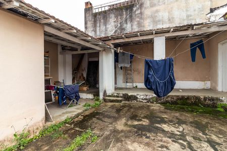 Casa à venda com 591m², 4 quartos e 1 vagaQuintal dos Fundos