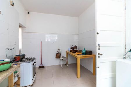 Casa à venda com 591m², 4 quartos e 1 vagaCozinha