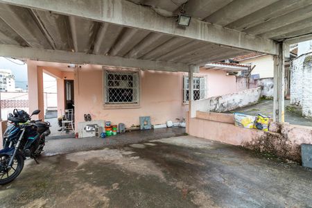 Casa à venda com 591m², 4 quartos e 1 vagaGaragem e Quintal Frontal