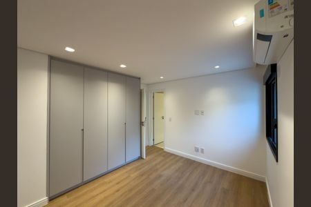 Casa de condomínio à venda com 422m², 5 quartos e 6 vagas Casa de condomínio à venda com 422m², 5 quartos e 6 vagasFoto 29