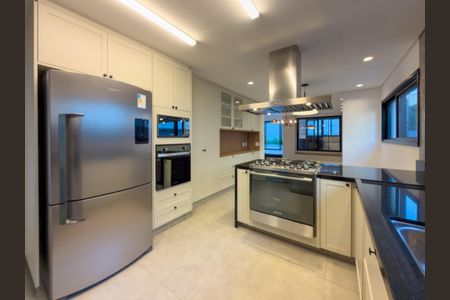 Casa de condomínio à venda com 422m², 5 quartos e 6 vagas Casa de condomínio à venda com 422m², 5 quartos e 6 vagasFoto 09