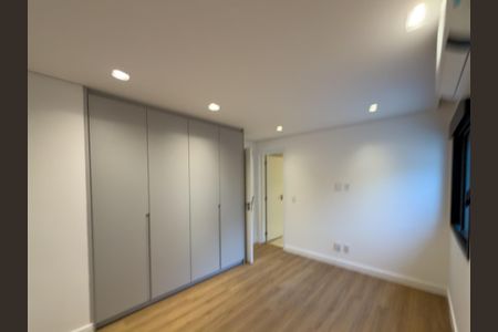 Casa de condomínio à venda com 422m², 5 quartos e 6 vagas Casa de condomínio à venda com 422m², 5 quartos e 6 vagasFoto 44