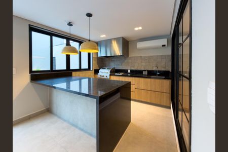 Casa de condomínio à venda com 422m², 5 quartos e 6 vagas Casa de condomínio à venda com 422m², 5 quartos e 6 vagasFoto 16