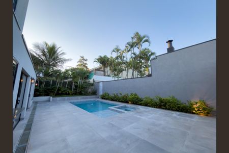 Casa de condomínio à venda com 422m², 5 quartos e 6 vagas Casa de condomínio à venda com 422m², 5 quartos e 6 vagasFoto 19