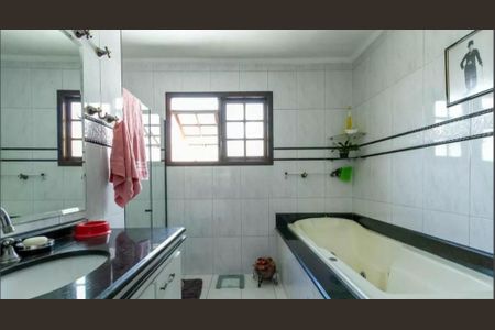 Casa à venda com 276m², 3 quartos e 2 vagas