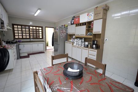 Casa à venda com 220m², 3 quartos e 2 vagas Casa à venda com 220m², 3 quartos e 2 vagasCozinha