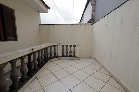 Casa à venda com 220m², 3 quartos e 2 vagas Casa à venda com 220m², 3 quartos e 2 vagasQuintal