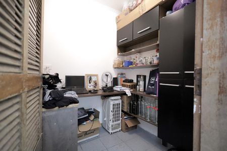 Casa à venda com 220m², 3 quartos e 2 vagas Casa à venda com 220m², 3 quartos e 2 vagasEscritório