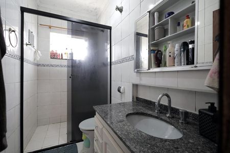 Casa à venda com 220m², 3 quartos e 2 vagas Casa à venda com 220m², 3 quartos e 2 vagasBanheiro Suíte