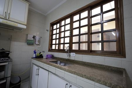 Casa à venda com 220m², 3 quartos e 2 vagas Casa à venda com 220m², 3 quartos e 2 vagasCozinha