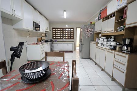 Casa à venda com 220m², 3 quartos e 2 vagas Casa à venda com 220m², 3 quartos e 2 vagasCozinha