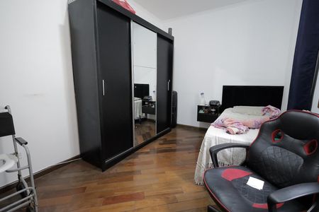 Casa à venda com 220m², 3 quartos e 2 vagas Casa à venda com 220m², 3 quartos e 2 vagasQuarto 3