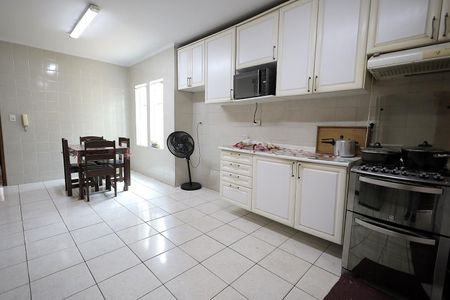 Casa à venda com 220m², 3 quartos e 2 vagas Casa à venda com 220m², 3 quartos e 2 vagasCozinha