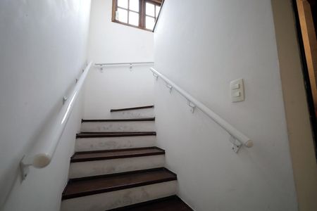 Escada de casa à venda com 3 quartos, 220m² em Vila Marina, Santo André