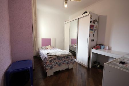 Casa à venda com 220m², 3 quartos e 2 vagas Casa à venda com 220m², 3 quartos e 2 vagasQuarto 2