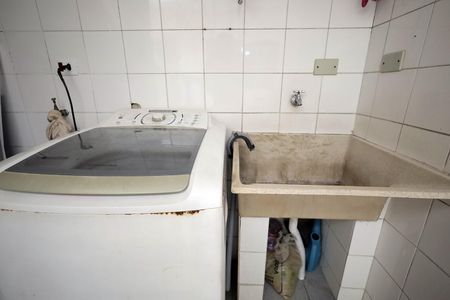 Casa à venda com 220m², 3 quartos e 2 vagas Casa à venda com 220m², 3 quartos e 2 vagasÁrea de Serviço