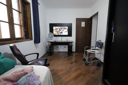 Casa à venda com 220m², 3 quartos e 2 vagas Casa à venda com 220m², 3 quartos e 2 vagasQuarto 3