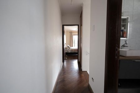 Casa à venda com 220m², 3 quartos e 2 vagas Casa à venda com 220m², 3 quartos e 2 vagasCorredor