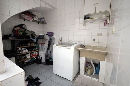 Casa à venda com 220m², 3 quartos e 2 vagas Casa à venda com 220m², 3 quartos e 2 vagasÁrea de Serviço