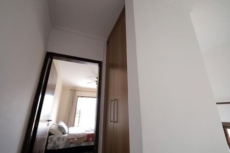 Casa à venda com 220m², 3 quartos e 2 vagas Casa à venda com 220m², 3 quartos e 2 vagasArmário Corredor