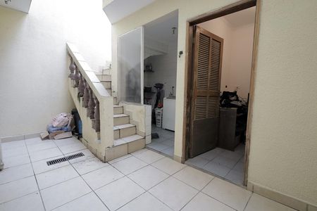 Casa à venda com 220m², 3 quartos e 2 vagas Casa à venda com 220m², 3 quartos e 2 vagasQuintal
