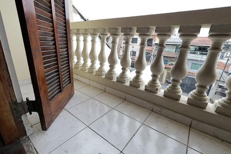 Casa à venda com 220m², 3 quartos e 2 vagas Casa à venda com 220m², 3 quartos e 2 vagasSacada