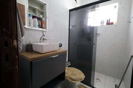 Casa à venda com 220m², 3 quartos e 2 vagas Casa à venda com 220m², 3 quartos e 2 vagasBanheiro 3