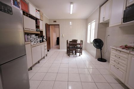 Casa à venda com 220m², 3 quartos e 2 vagas Casa à venda com 220m², 3 quartos e 2 vagasCozinha