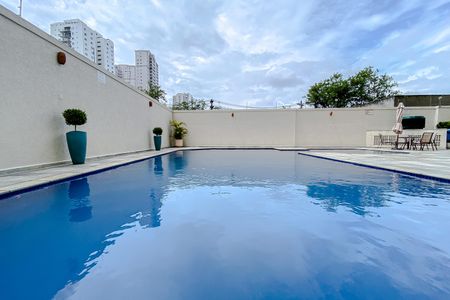 Apartamento para alugar com 107m², 3 quartos e 2 vagas Apartamento para alugar com 107m², 3 quartos e 2 vagasÁrea comum - Piscina